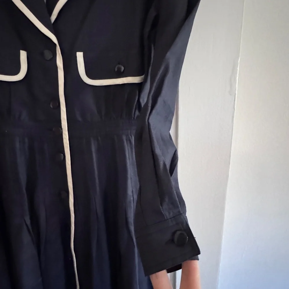 Vintage Valentino "Miss V" Navy and White Collared Dress- Vintage Size 12 - Picture 6 of 12